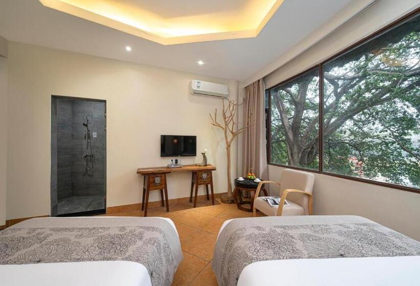 בית מלון כפרי Guilin Crystal Crescent Moon