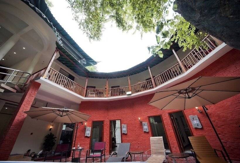 בית מלון כפרי Guilin Crystal Crescent Moon