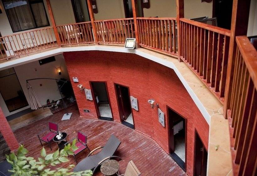 בית מלון כפרי Guilin Crystal Crescent Moon