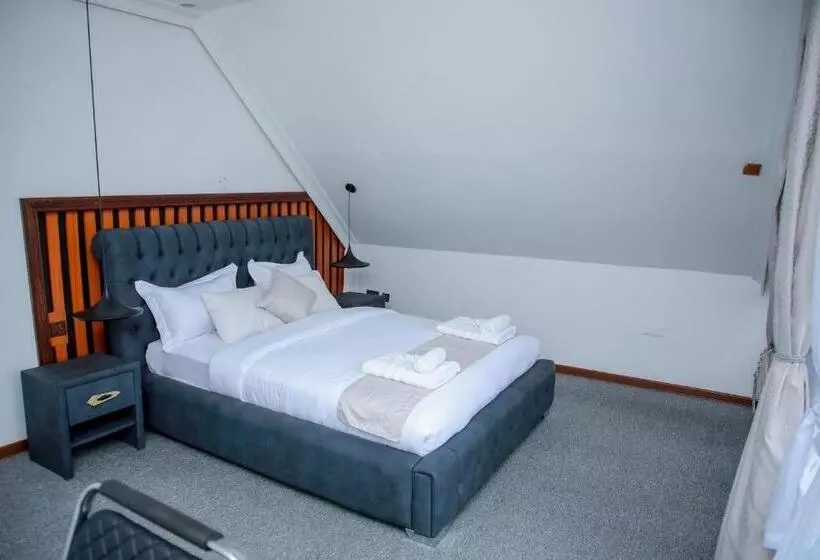 Fortunas Resort With Inside Parking