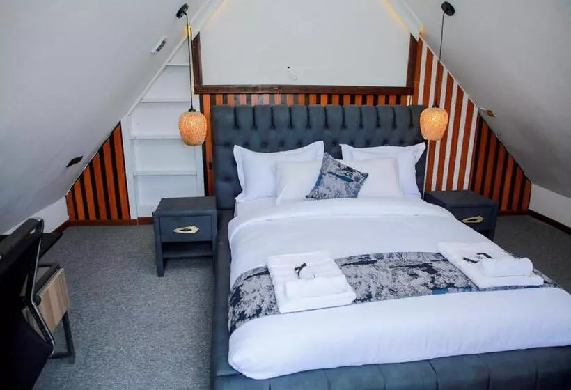 Fortunas Resort With Inside Parking