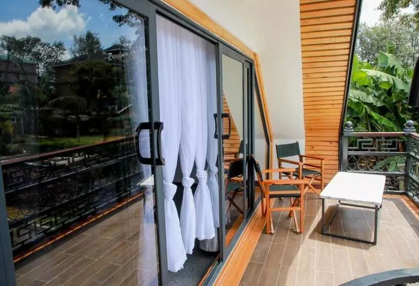 Fortunas Resort With Inside Parking