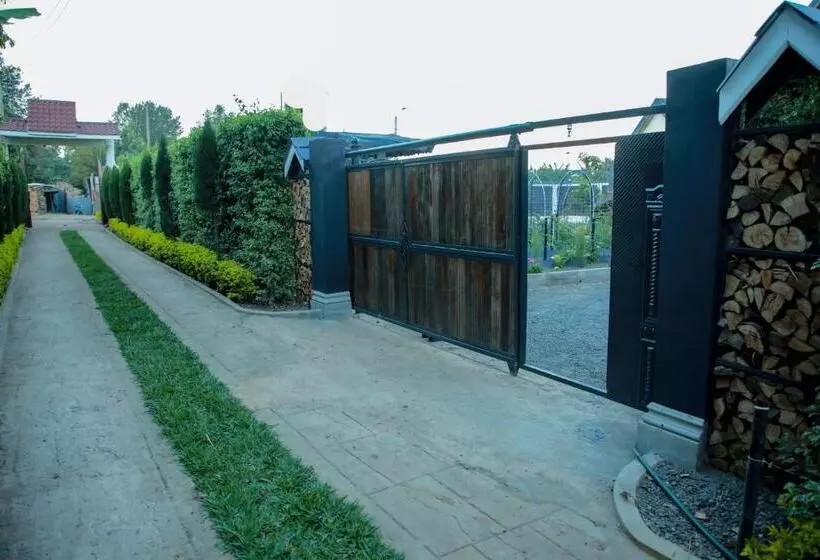 Fortunas Resort With Inside Parking