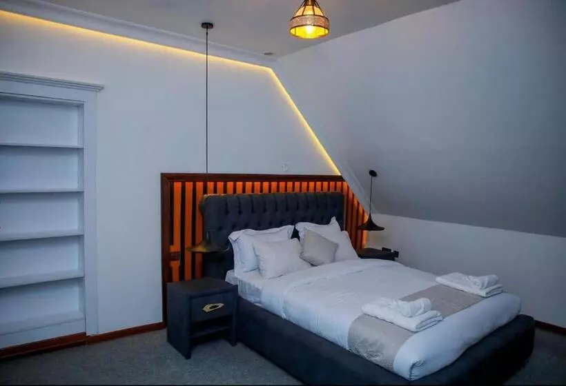 Fortunas Resort With Inside Parking