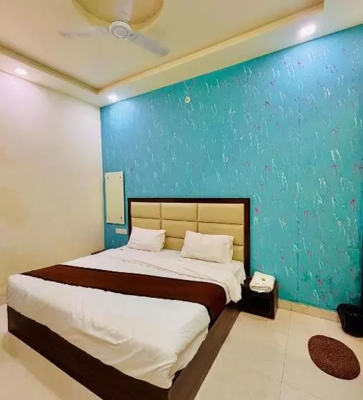 Hotelli Collection O Taj Nagri Agra Formerly Urban Inn