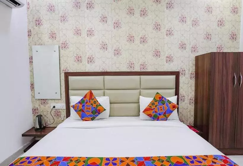 Hotelli Collection O Taj Nagri Agra Formerly Urban Inn