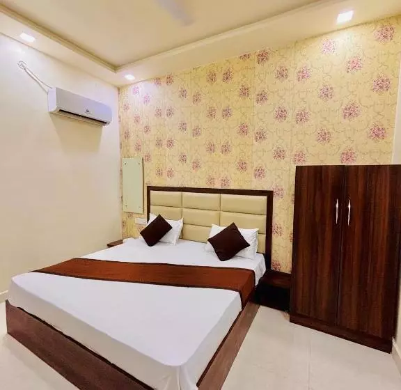 Hotelli Collection O Taj Nagri Agra Formerly Urban Inn