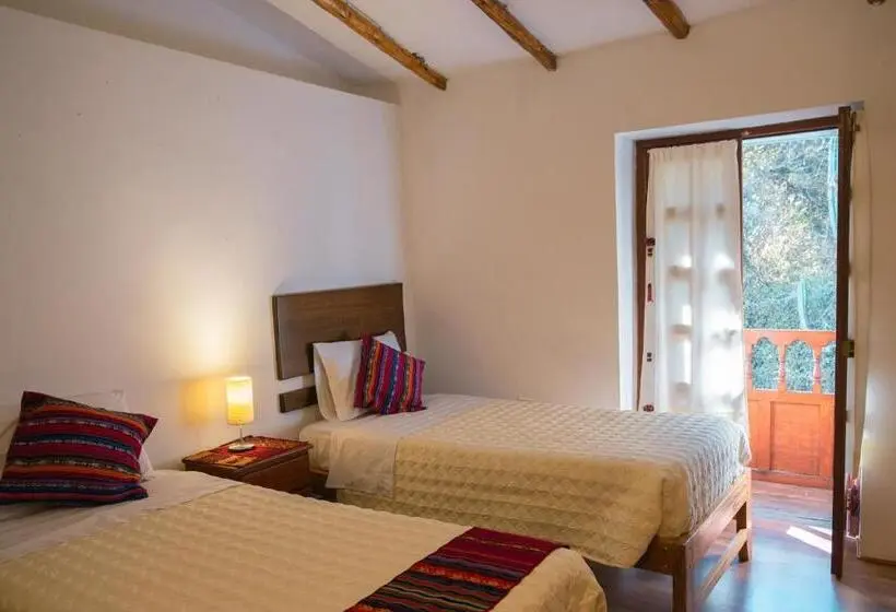 هتل La Rosa Wellness Lodge