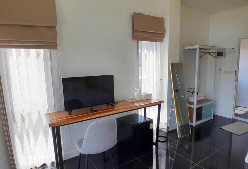 J Boutique Hotel เจ บูทีค โฮเทล