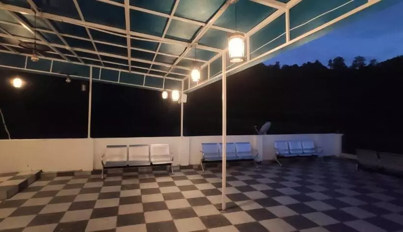 Paradise Inn