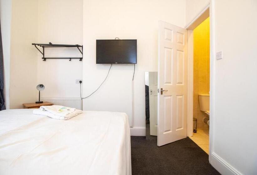 پانسیون Pebbles Guest House Room 6