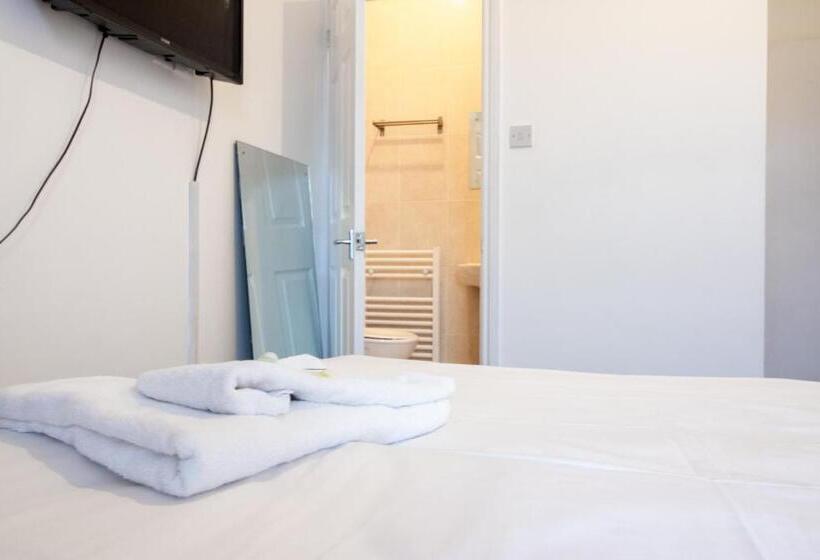 پانسیون Pebbles Guest House Room 6