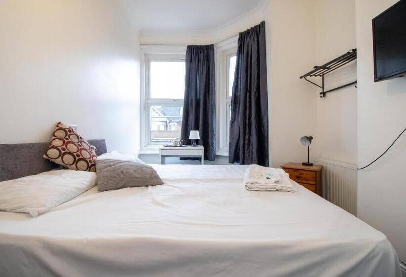 پانسیون Pebbles Guest House Room 6