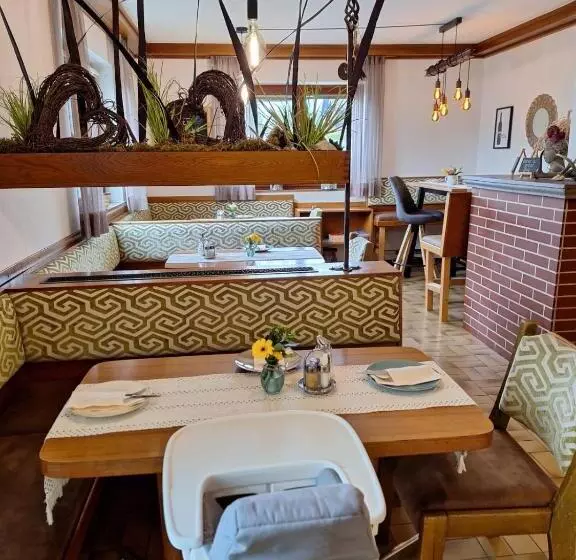 ベッドアンドブレックファースト Frühstückspension Danklmaier