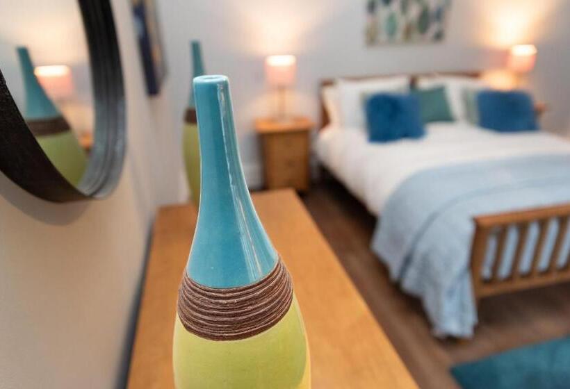 مبيت وإفطار Goytre Hall