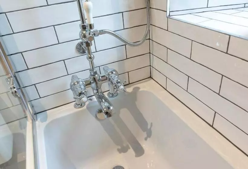 Aamiaismajoitus (B&B) Goytre Hall