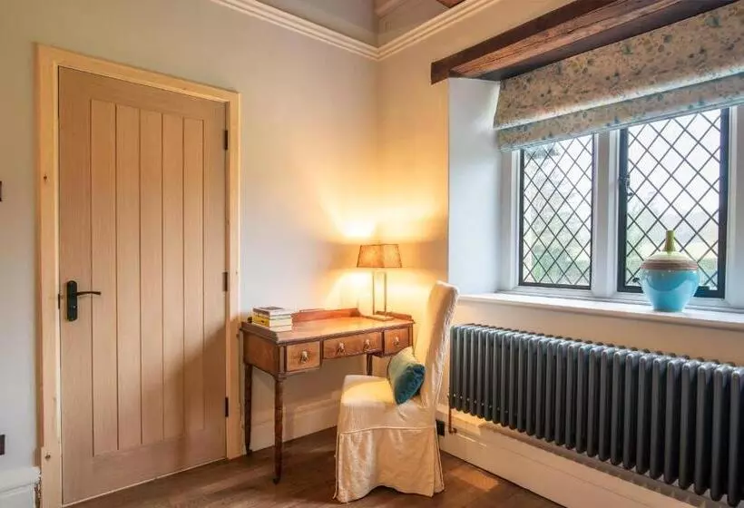 Aamiaismajoitus (B&B) Goytre Hall