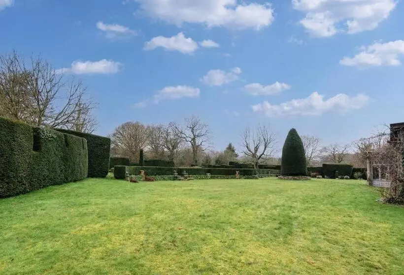 Aamiaismajoitus (B&B) Goytre Hall