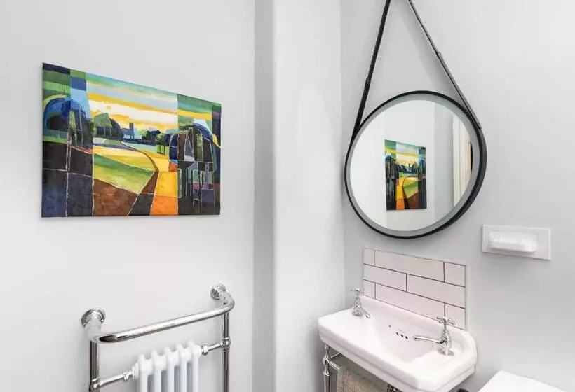 Aamiaismajoitus (B&B) Goytre Hall