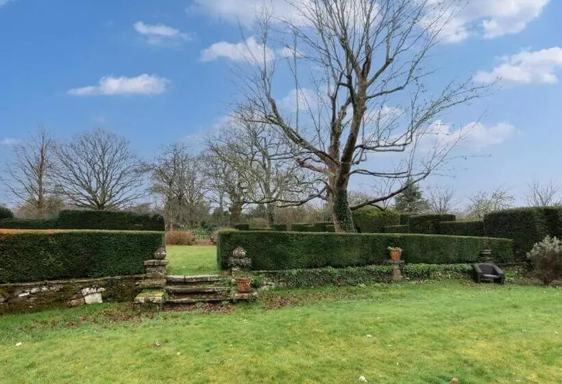 Aamiaismajoitus (B&B) Goytre Hall