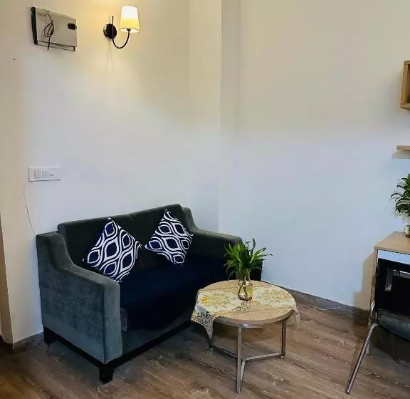 ベッドアンドブレックファースト Gulmohar Suites