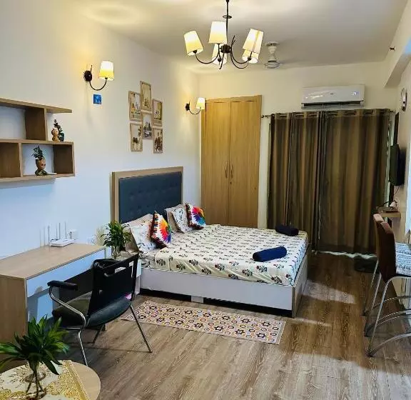 ベッドアンドブレックファースト Gulmohar Suites