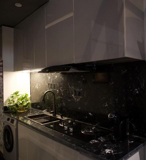 تختخواب و صبحانه The Hamptons Loft