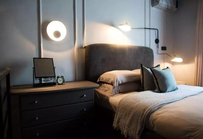 تختخواب و صبحانه The Hamptons Loft
