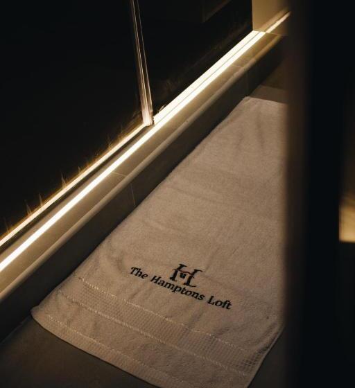 تختخواب و صبحانه The Hamptons Loft