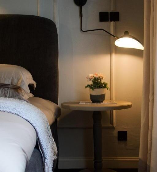 تختخواب و صبحانه The Hamptons Loft