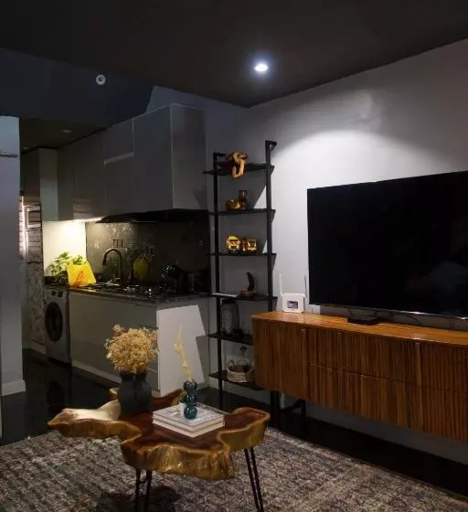 تختخواب و صبحانه The Hamptons Loft