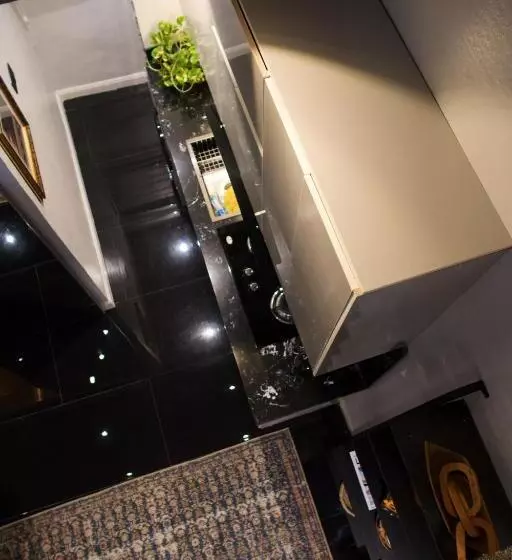 تختخواب و صبحانه The Hamptons Loft