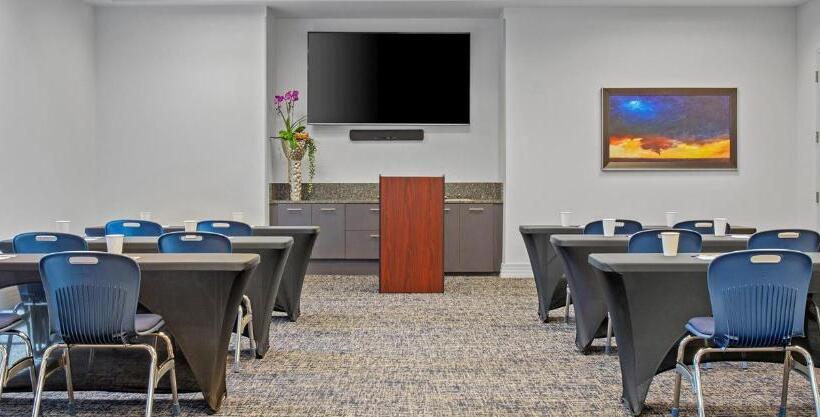 Hotel Las Vegas Desert Blue By Hellovacay