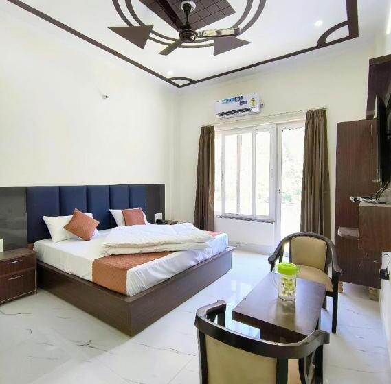 Отель Master Guest House & Restaurant