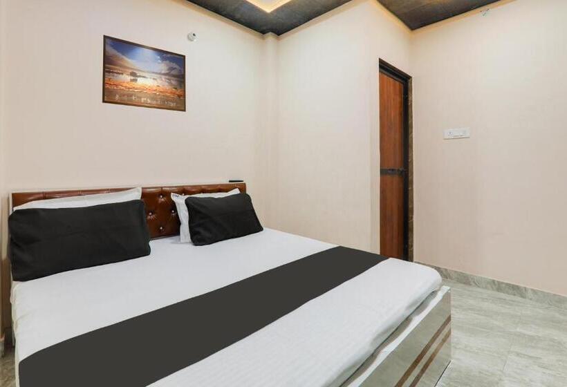 هتل Oyo Blue Moon