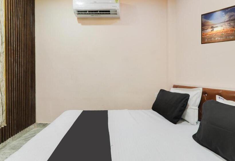 هتل Oyo Blue Moon