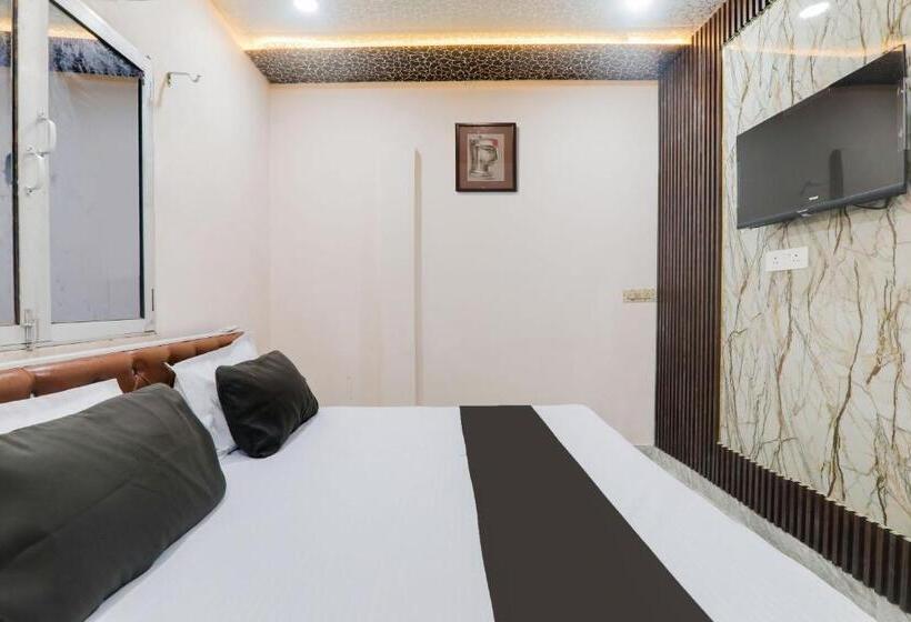 هتل Oyo Blue Moon