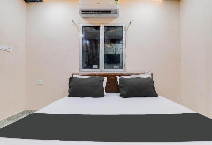 هتل Oyo Blue Moon