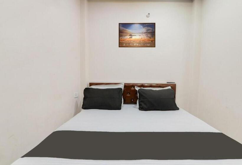 هتل Oyo Blue Moon