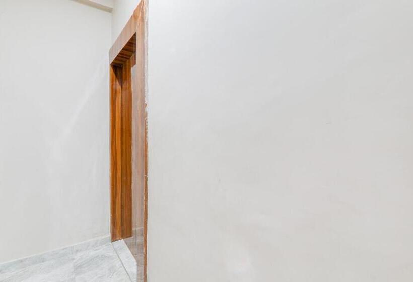 هتل Oyo Blue Moon