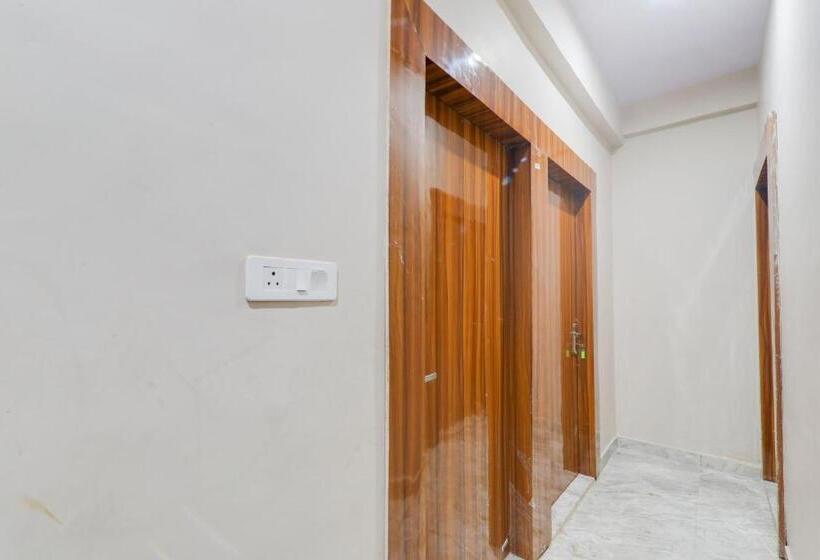 هتل Oyo Blue Moon