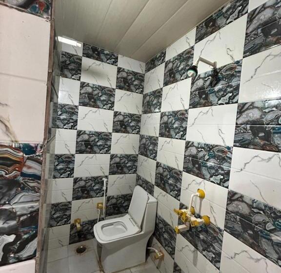 酒店 Saini Bhawan 100m From Bankey Bihari, 500m From Premanand Ji Maharaj