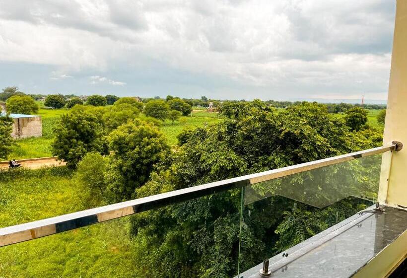 Janki Palace Hotel & Restaurant