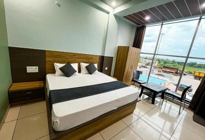 Janki Palace Hotel & Restaurant