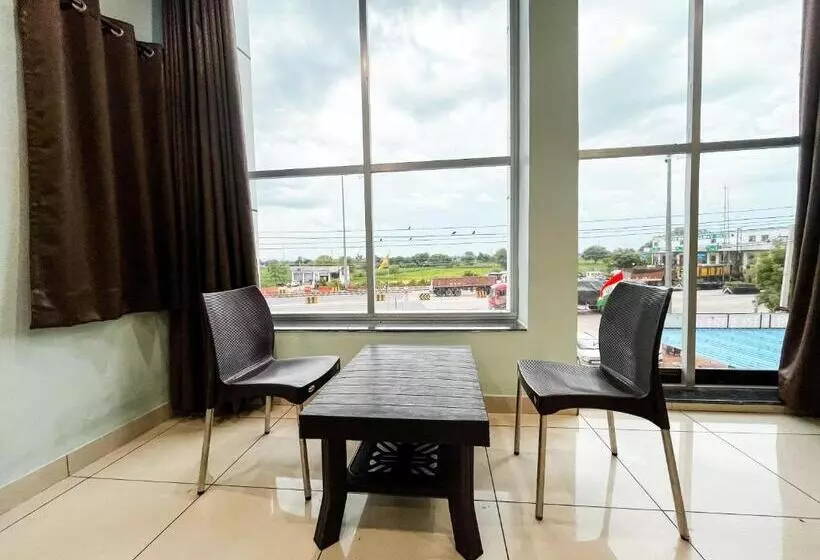 Janki Palace Hotel & Restaurant