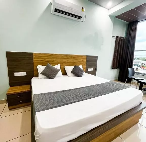 Janki Palace Hotel & Restaurant