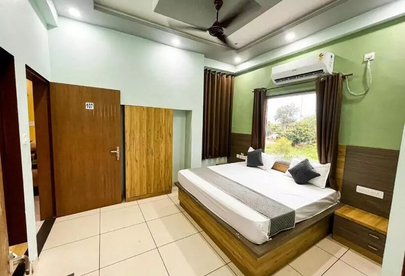 Janki Palace Hotel & Restaurant