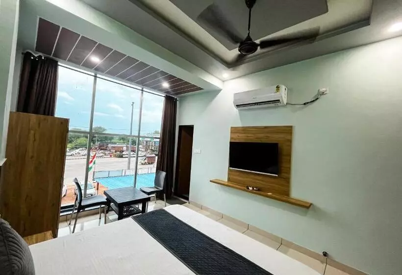 Janki Palace Hotel & Restaurant