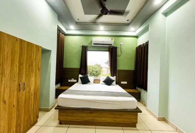 Janki Palace Hotel & Restaurant