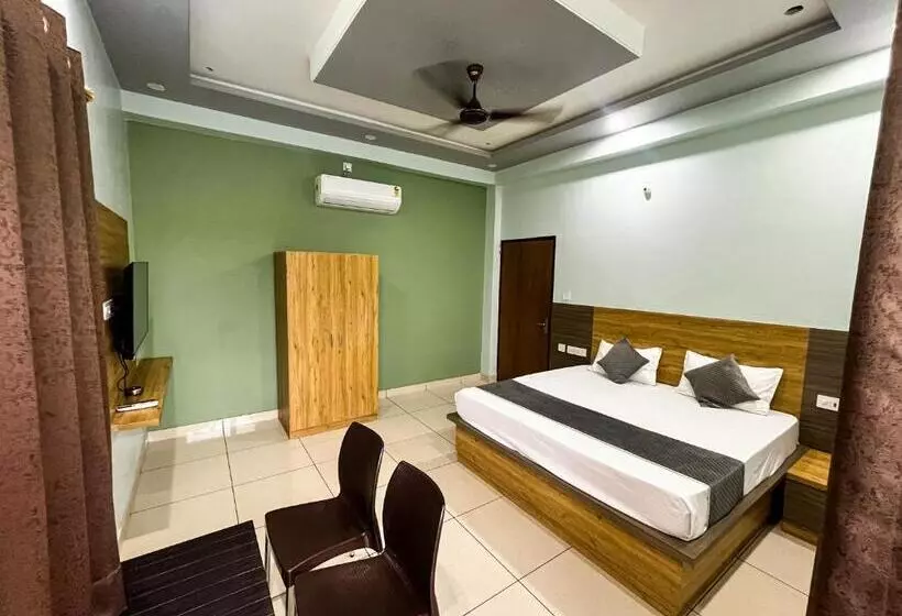 Janki Palace Hotel & Restaurant